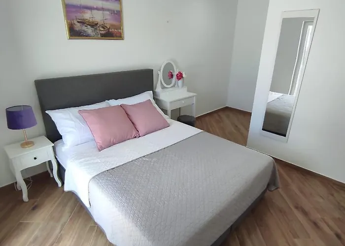 Pool House Maro Villa Nin