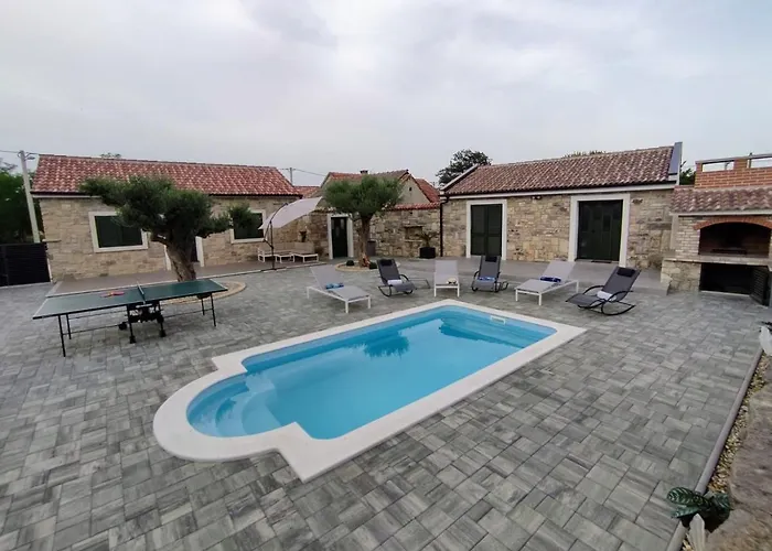 Pool House Maro Villa Nin