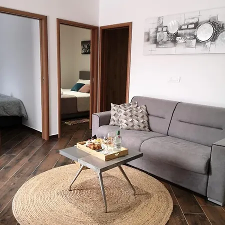 Pool House Maro 别墅 *