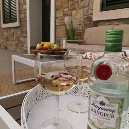 Pool House Maro 别墅 *