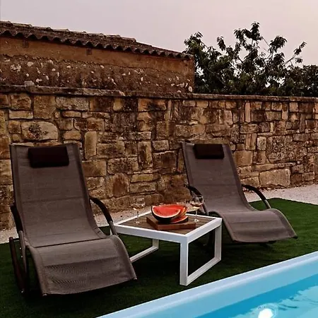Pool House Maro *