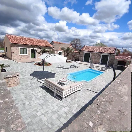 别墅 Pool House Maro 宁