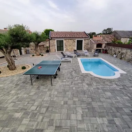 Pool House Maro 别墅 *