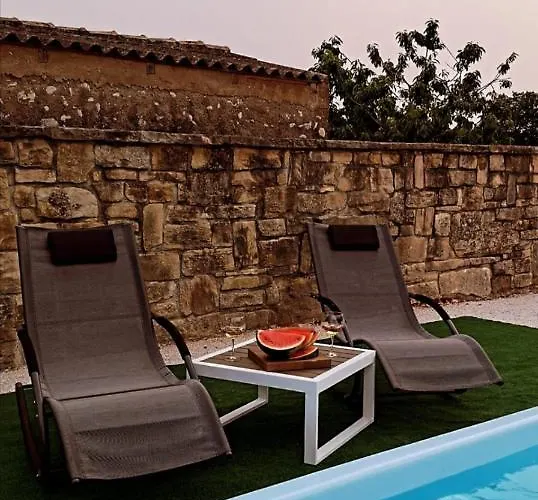 Pool House Maro *