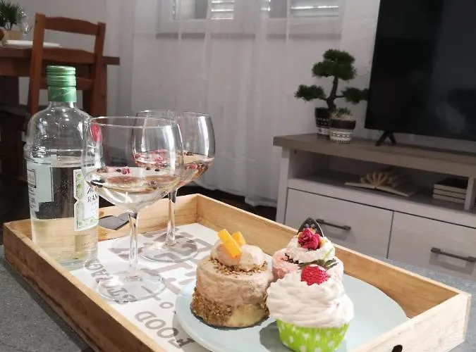 Pool House Maro נין